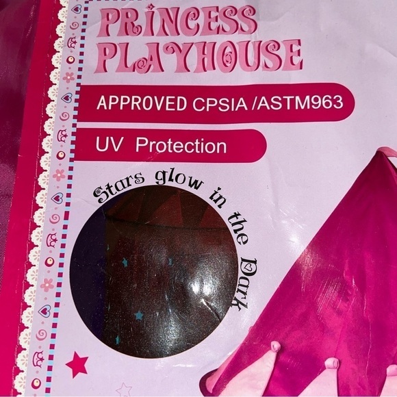 Princess Playhouse by Pockos UV protection for playtime and beach dressing room. - Picture 6 of 13